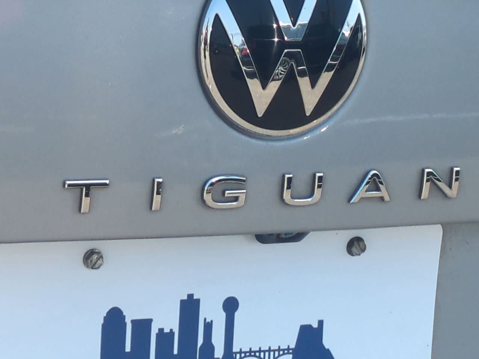 Used 2022 Volkswagen Tiguan SE FWD image 12