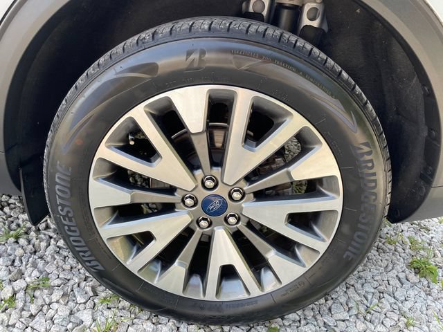 Used 2022 Ford Escape Titanium w/ Class II Trailer Tow Package AWD/4WD image 19