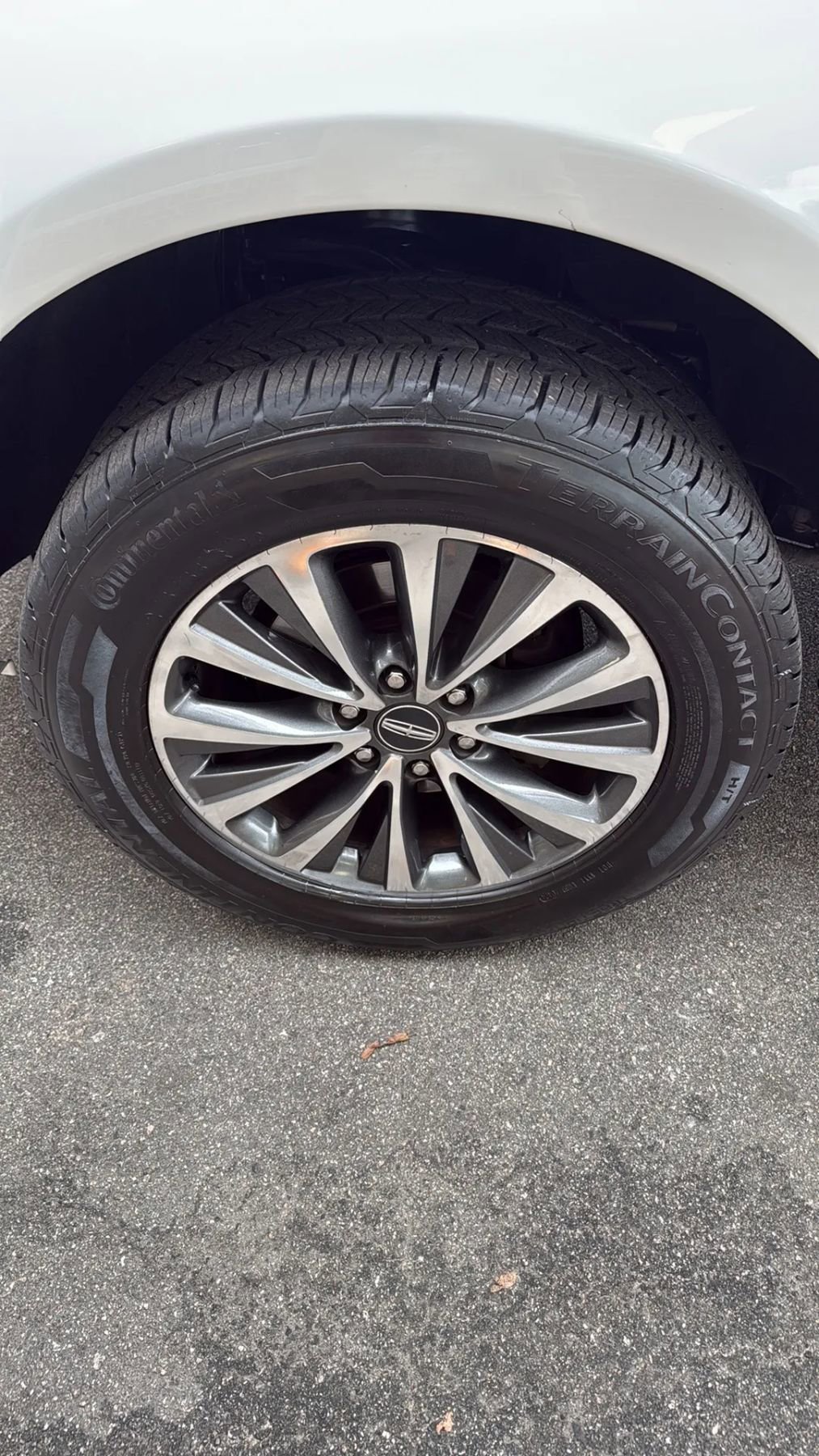 Used 2016 Lincoln Navigator Select image 11