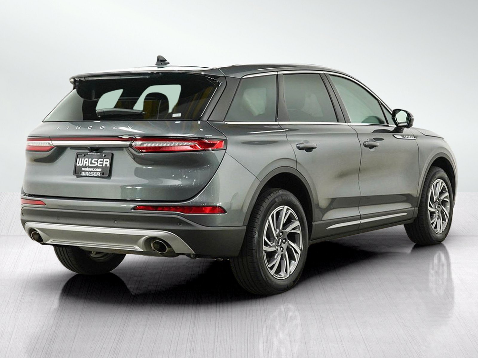 Used 2025 Lincoln Corsair AWD w/ Equipment Group 101A image 5