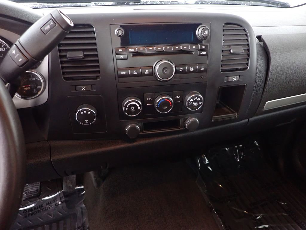 Used 2007 Chevrolet Silverado 2500 LT w/ Suspension Package, Off-Road AWD/4WD image 32