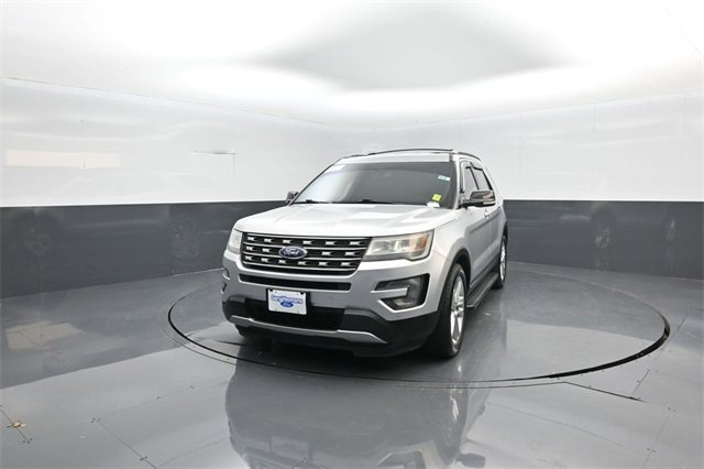 Certified 2017 Ford Explorer XLT w/ Equipment Group 201A image 3