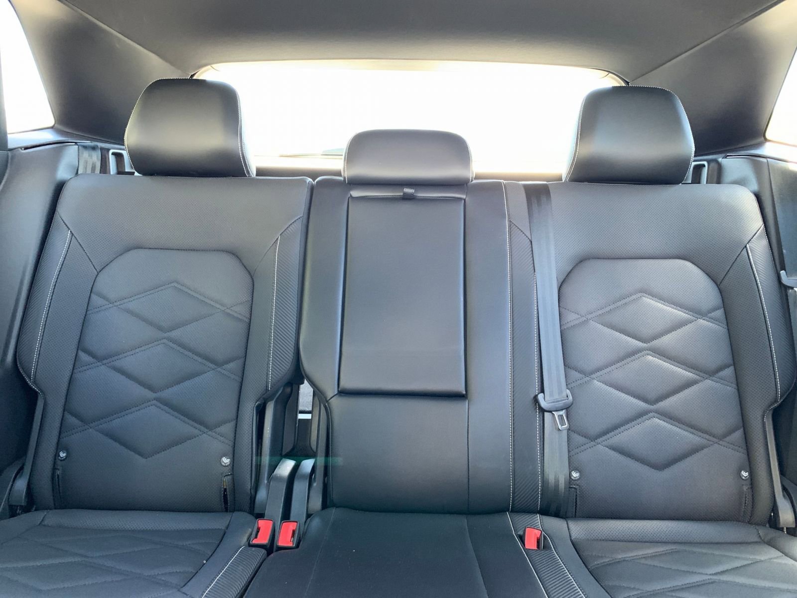 Used 2024 Volkswagen Atlas Cross Sport SE image 38