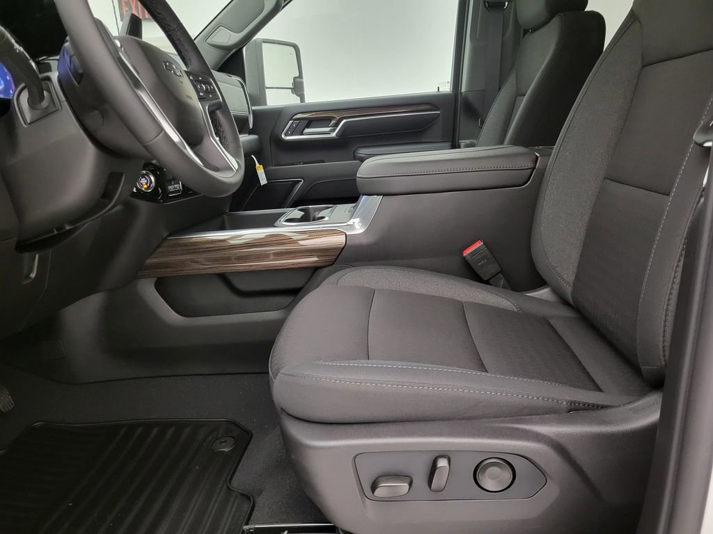 New 2026 Chevrolet Silverado 2500 LT w/ Trail Boss Package image 2