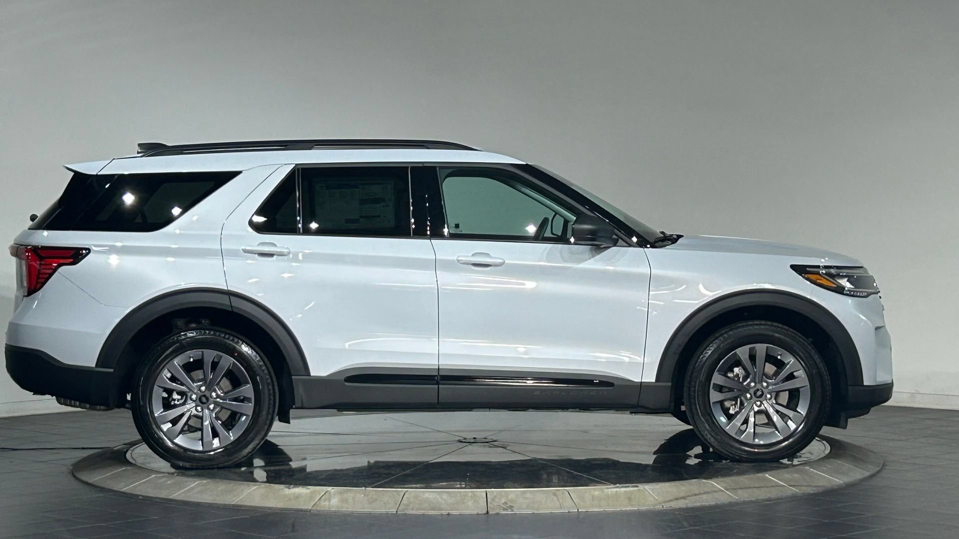 New 2026 Ford Explorer Active w/ Active Comfort Package AWD/4WD image 11