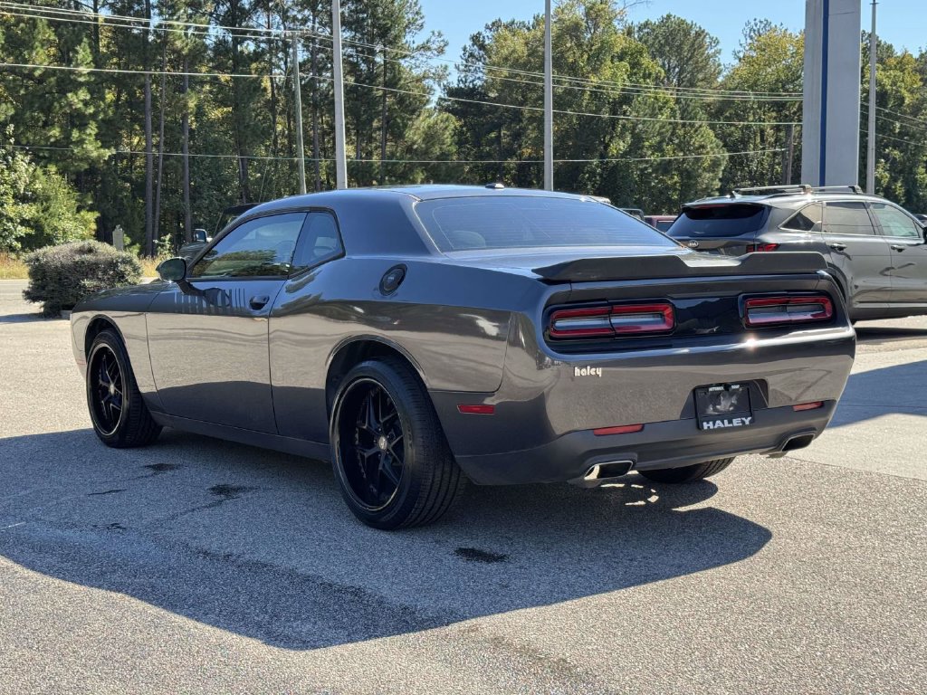 Used 2016 Dodge Challenger SXT RWD image 23