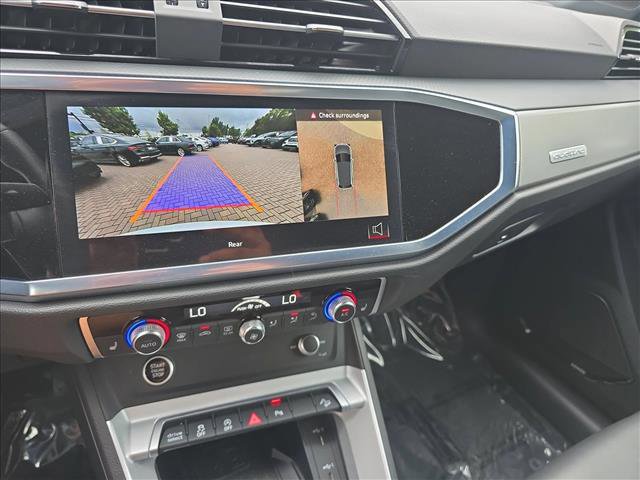 Used 2024 Audi Q3 2.0T Premium Plus w/ Premium Plus Package image 13