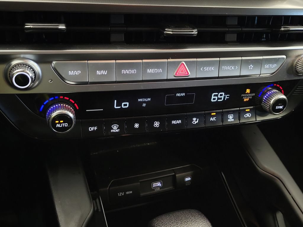 Used 2024 Kia Telluride LX FWD image 21