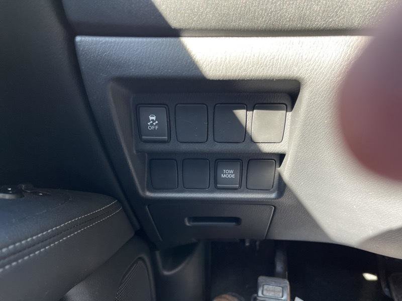 Used 2019 Nissan Pathfinder S image 22