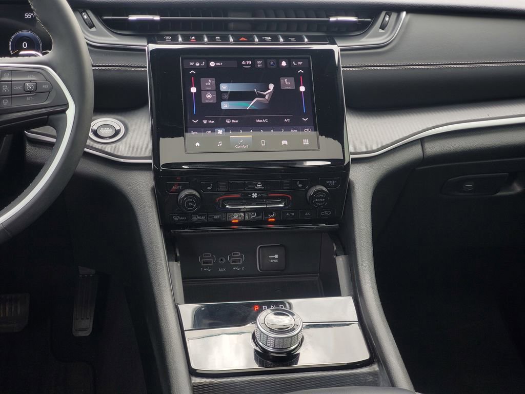 Used 2024 Jeep Grand Cherokee Altitude AWD/4WD image 33