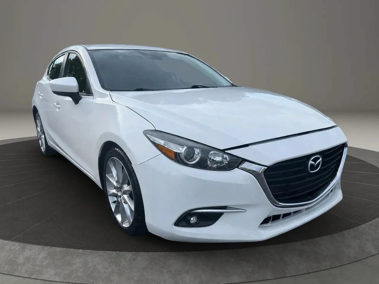Used 2017 MAZDA MAZDA3 Touring FWD image 2