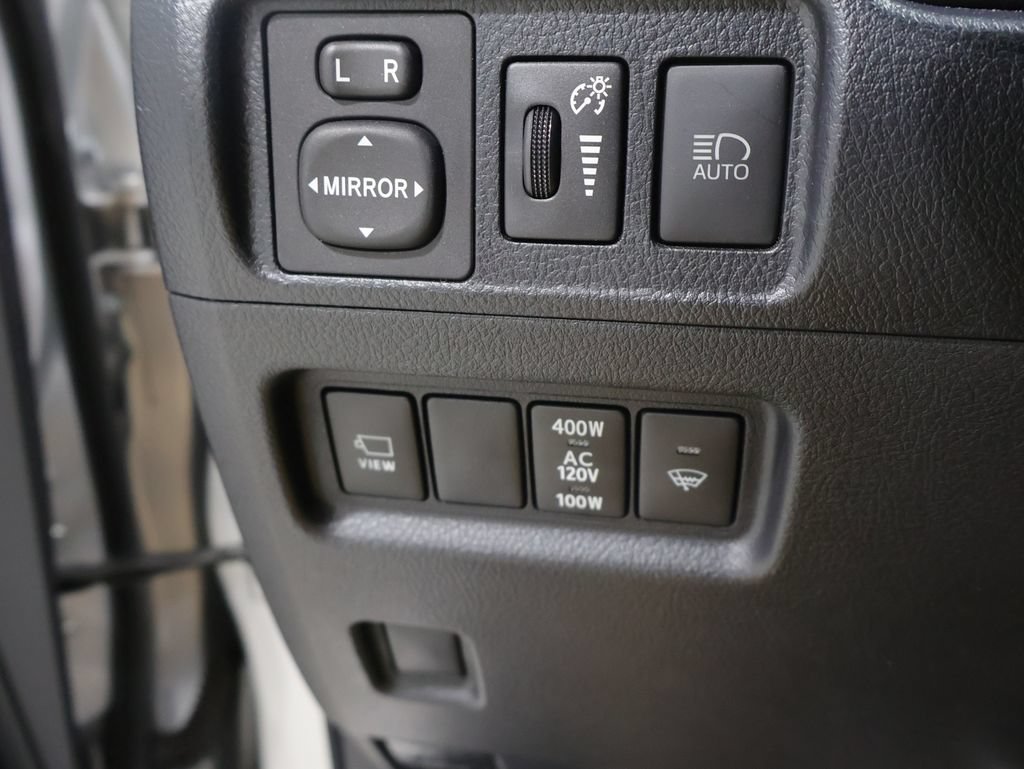Used 2022 Toyota 4Runner Limited AWD/4WD image 31
