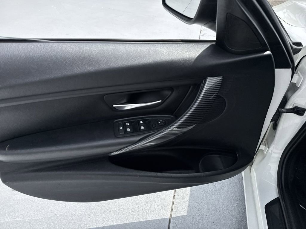 Used 2015 BMW 320i Sedan RWD image 39