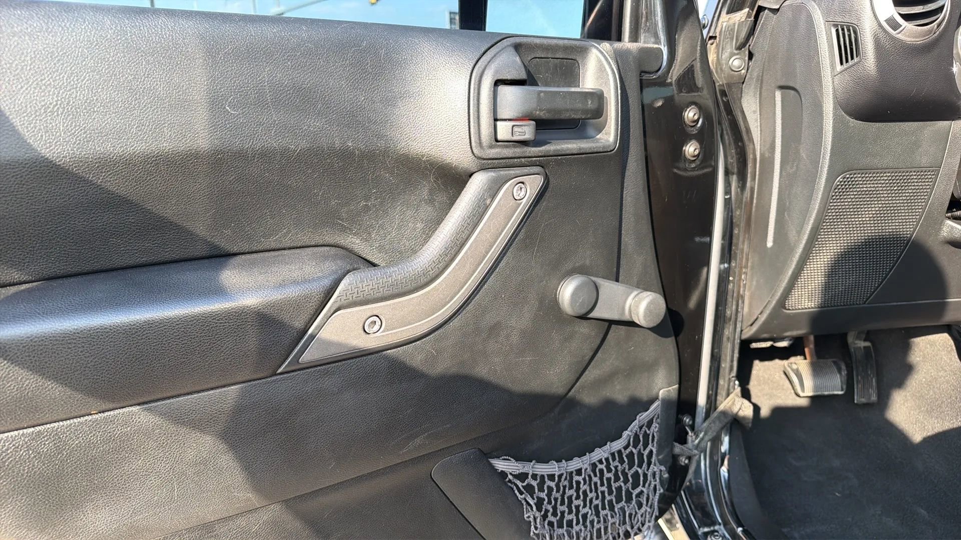 Used 2017 Jeep Wrangler Sport w/ Connectivity Group image 43