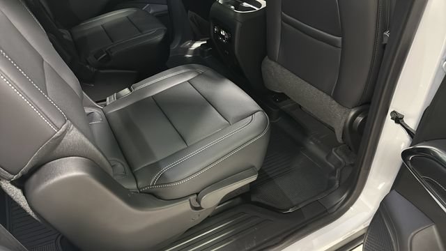New 2027 Chevrolet Traverse LT w/ Midnight/Sport Edition FWD image 33