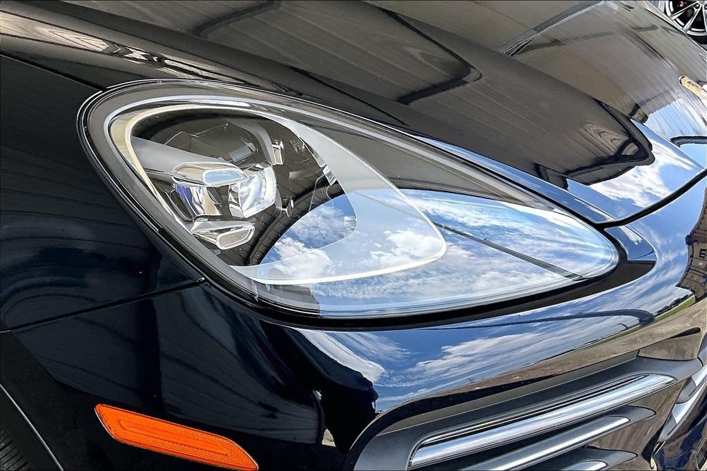 Used 2022 Porsche Cayenne Platinum Edition AWD/4WD image 39
