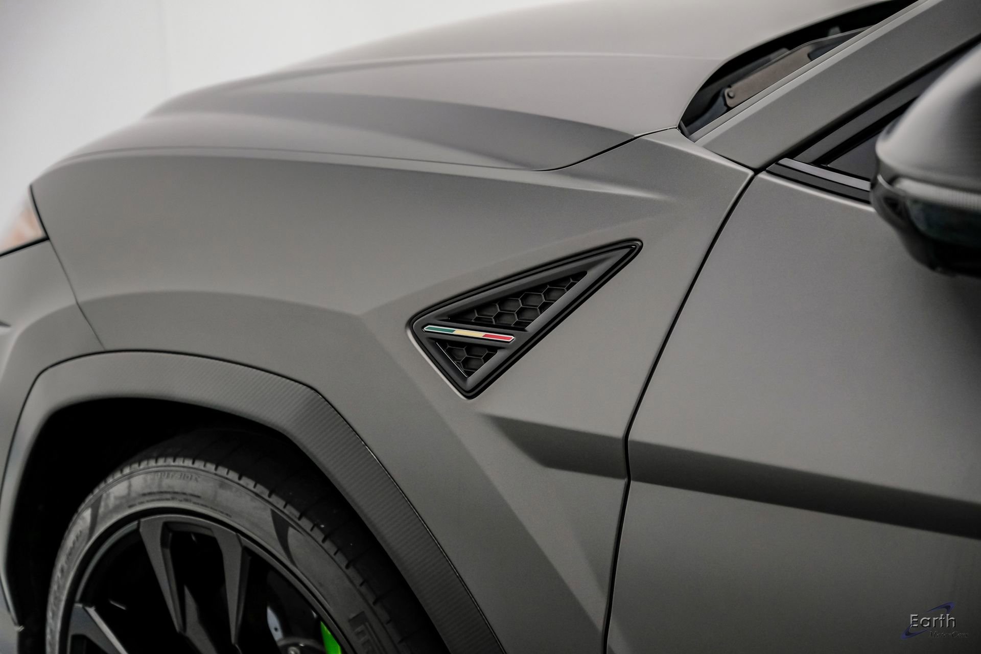 Used 2022 Lamborghini Urus AWD/4WD image 36