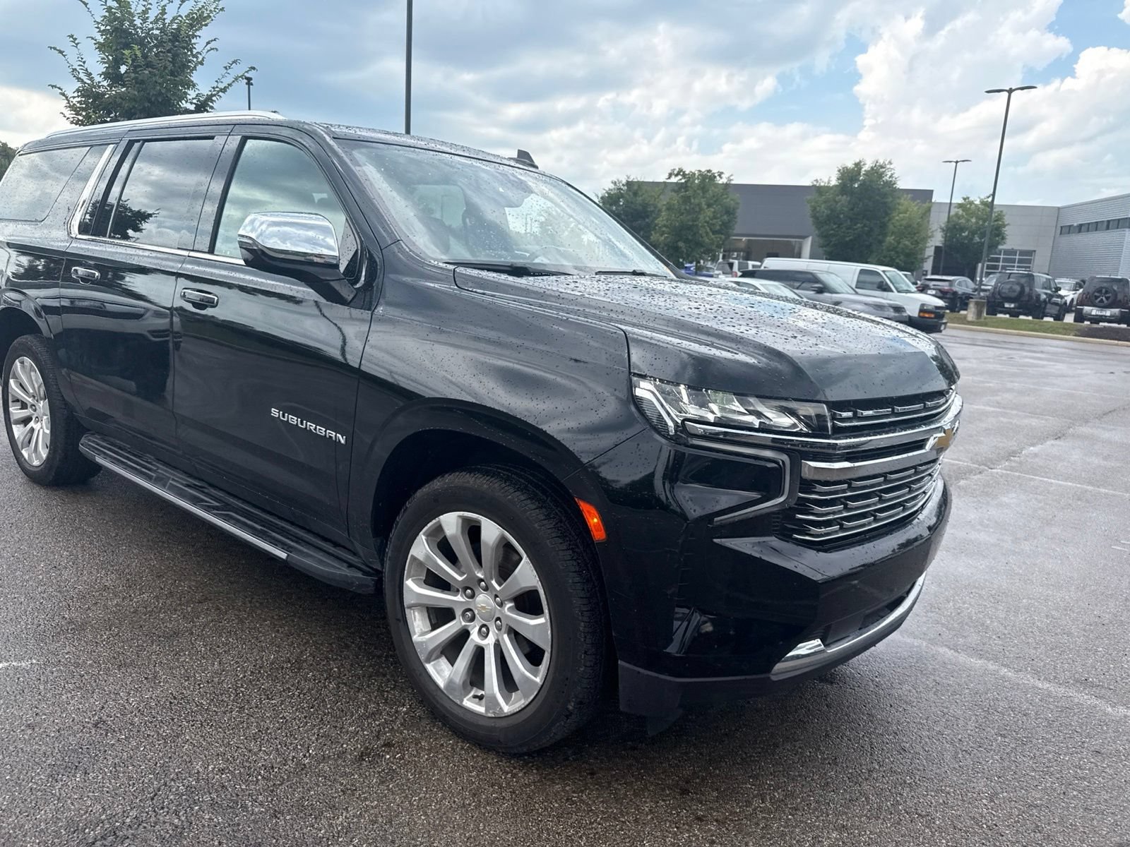 Used 2021 Chevrolet Suburban Premier AWD/4WD image 3