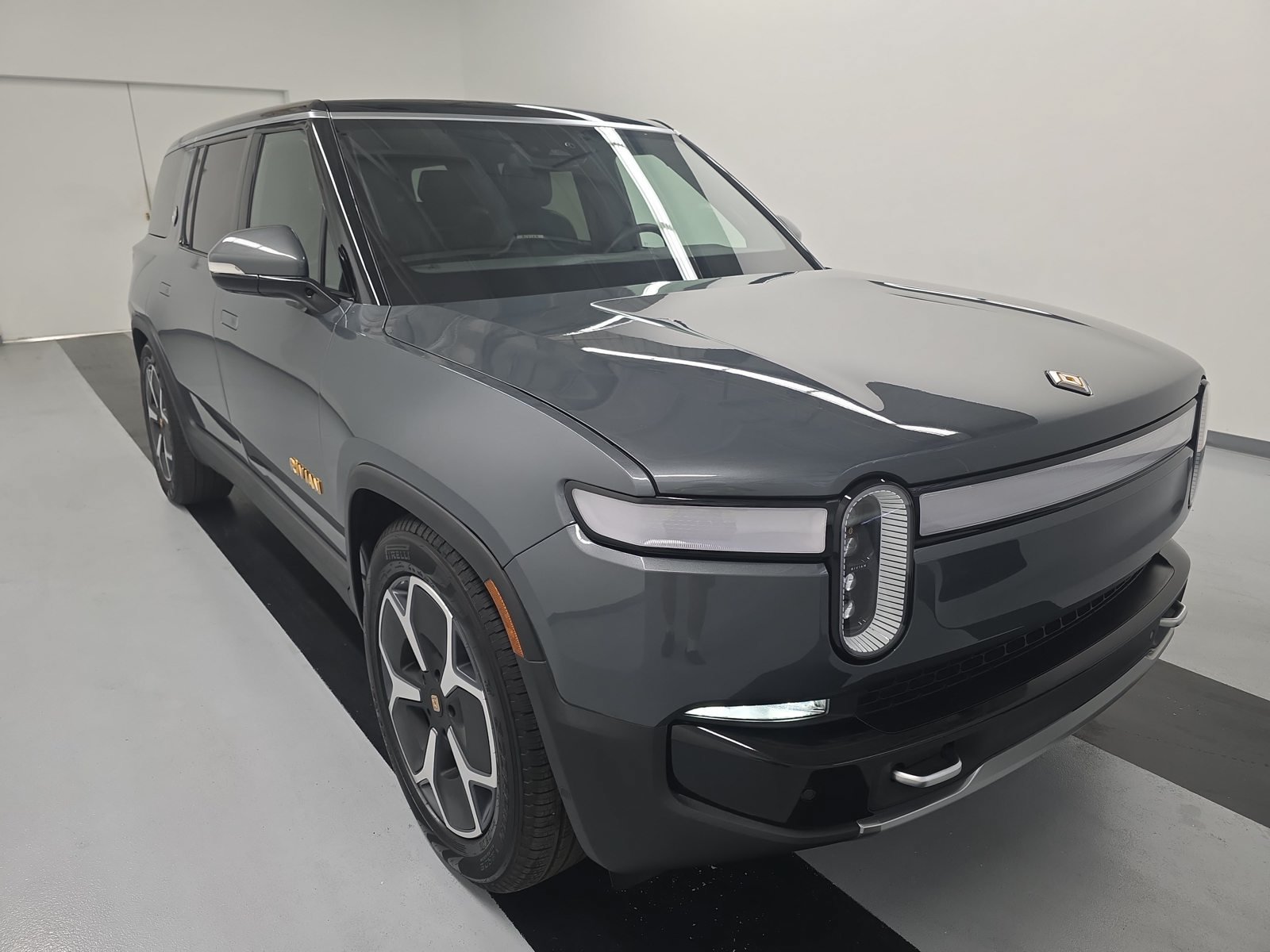 Used 2024 Rivian R1S Adventure Quad AWD/4WD image 7
