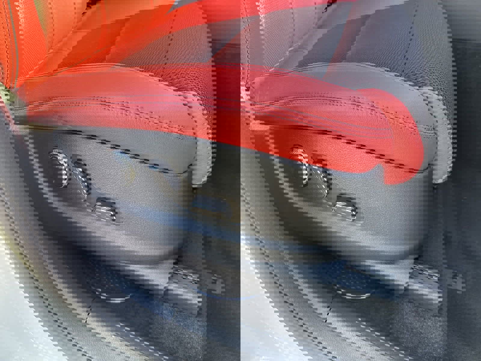 New 2025 Genesis GV70 3.5T Sport image 21