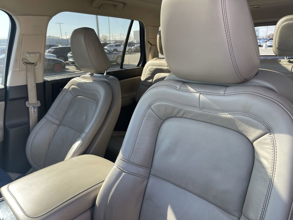Used 2023 Lincoln Aviator Reserve w/ Elements Package Plus image 16