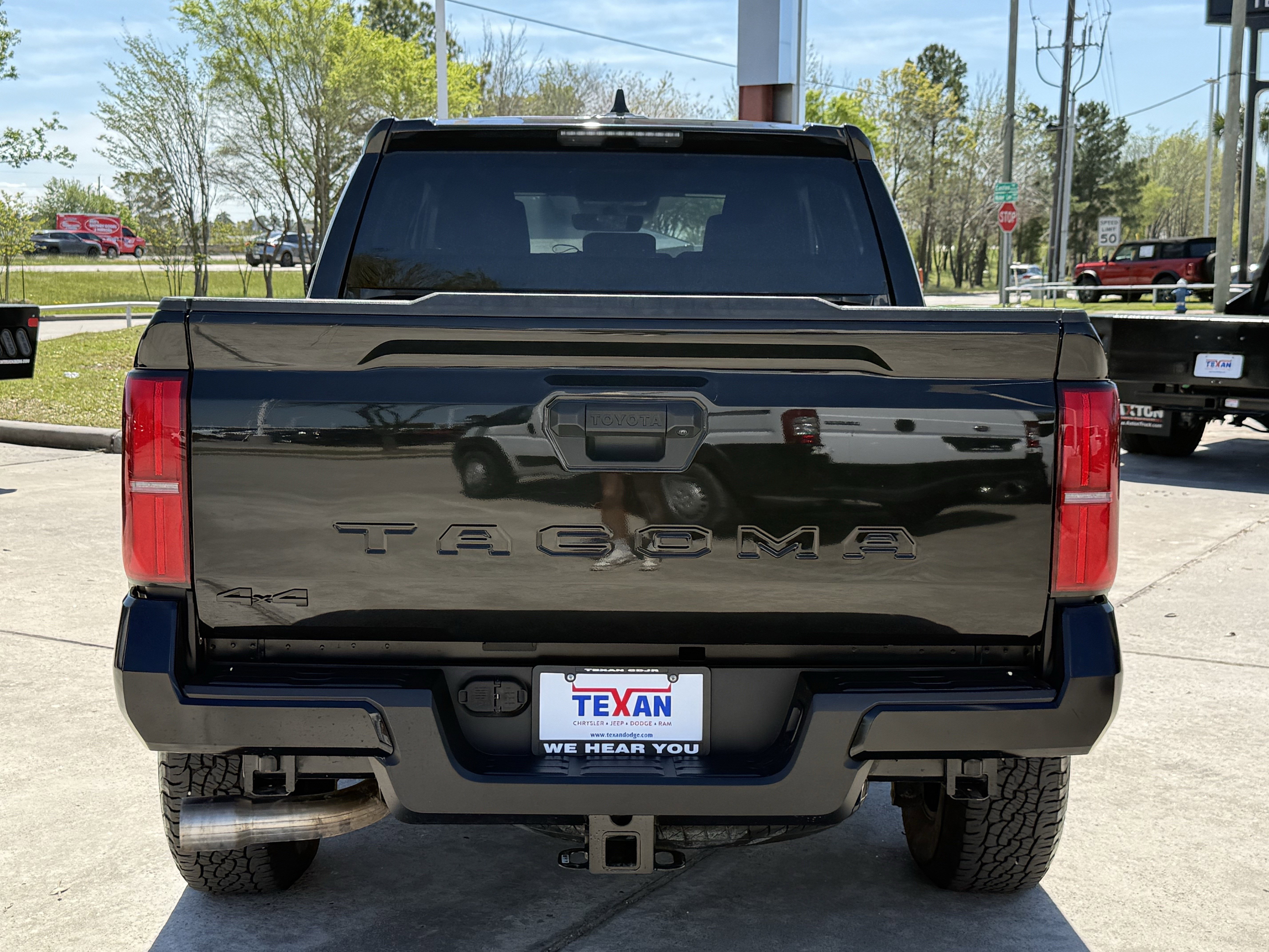 Used 2024 Toyota Tacoma TRD Off-Road image 6