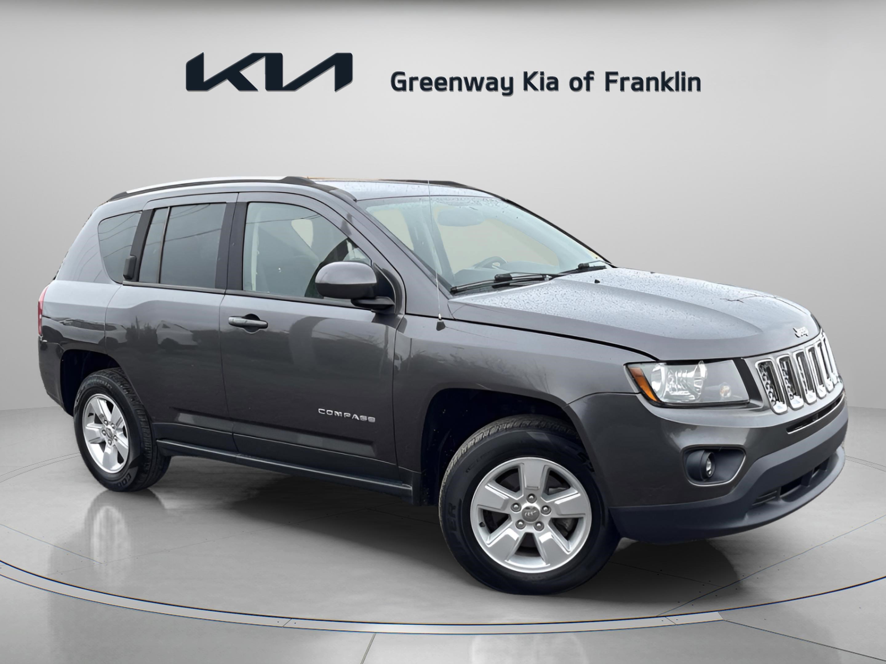 Used 2016 Jeep Compass Latitude image 1