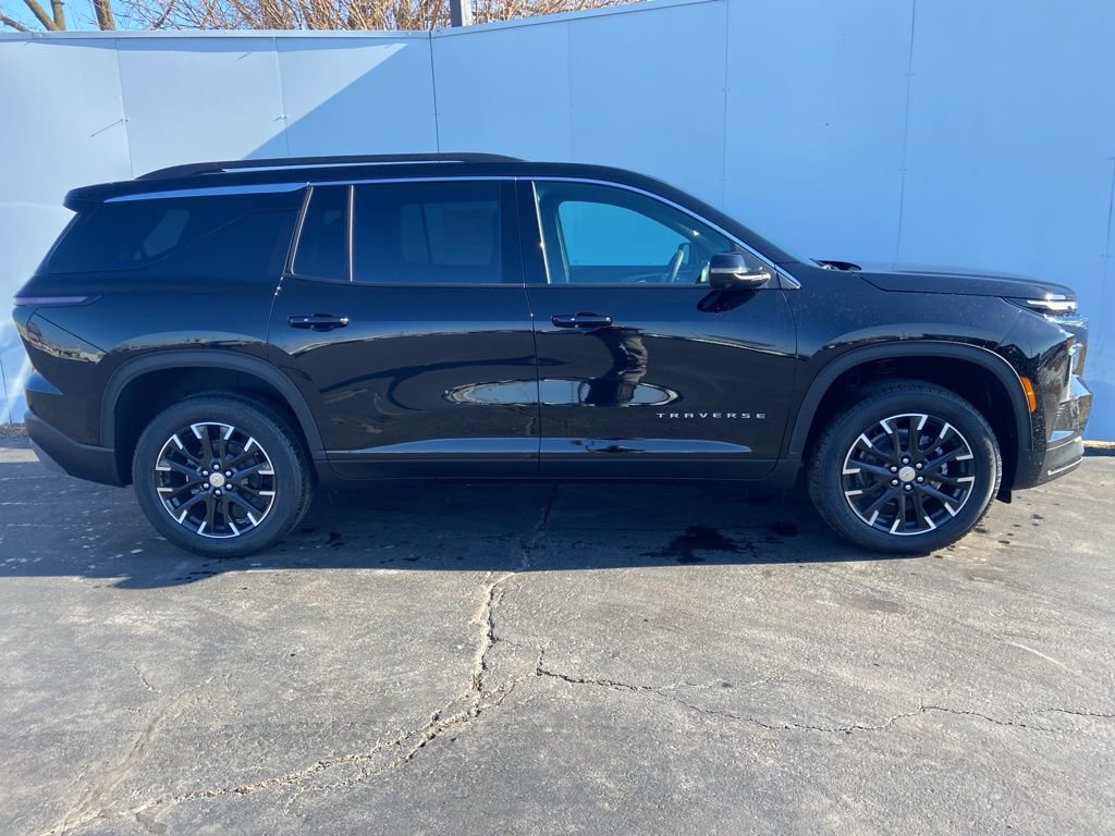 New 2026 Chevrolet Traverse LT w/ Enhanced Driving Package FWD image 2