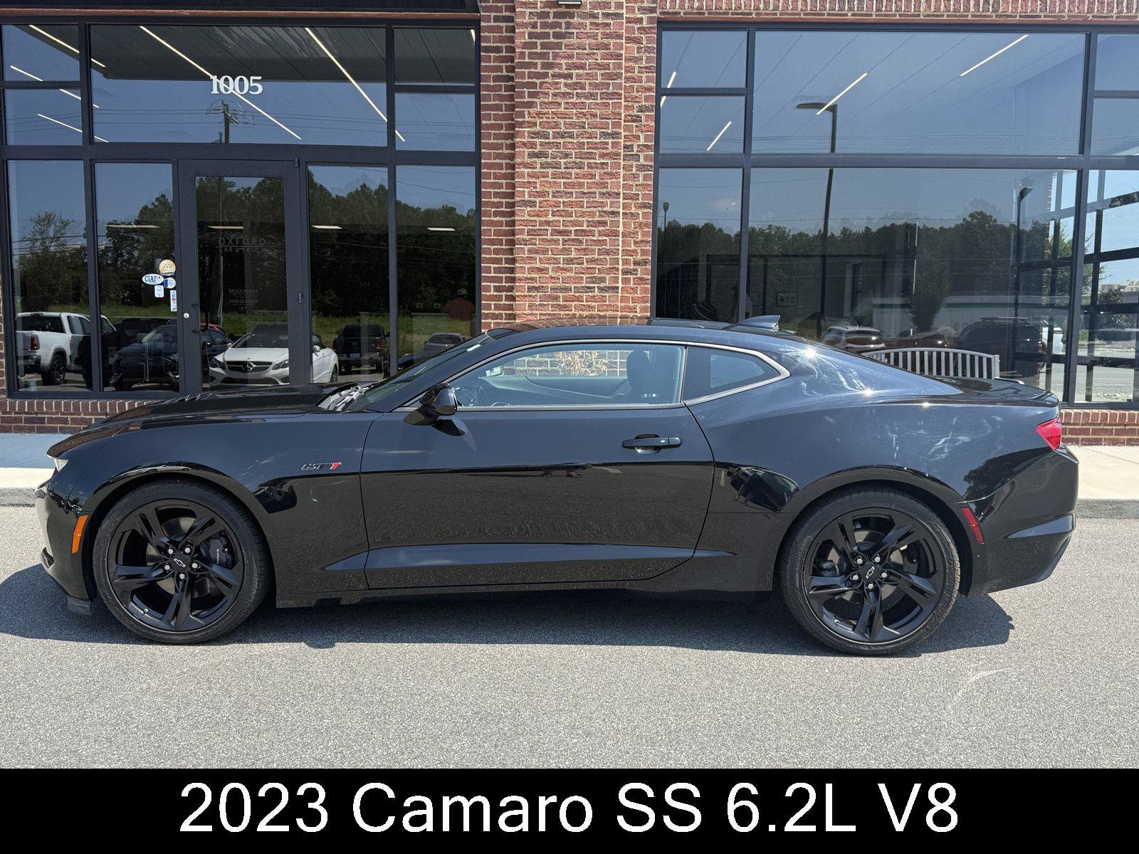 Used 2023 Chevrolet Camaro LT RWD image 3