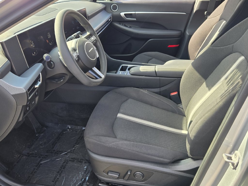 Certified 2025 Hyundai Sonata SEL AWD/4WD image 10