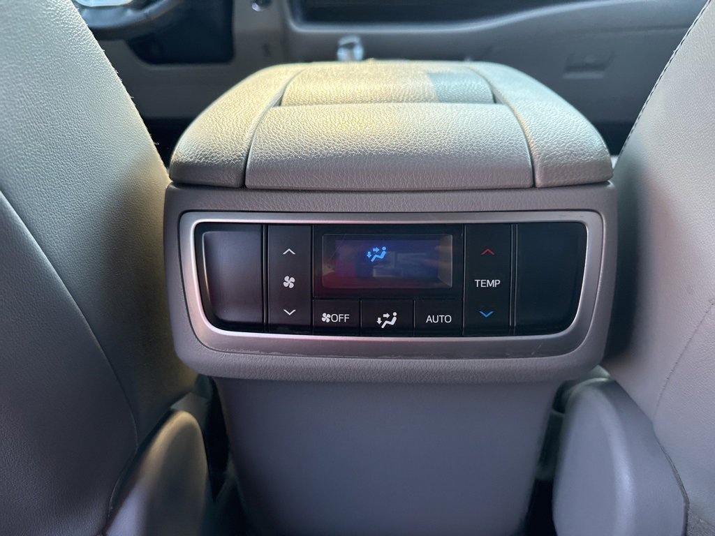 Used 2019 Toyota Highlander Limited image 31