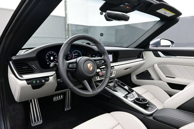 Certified 2026 Porsche 911 Targa 4 GTS AWD/4WD image 4