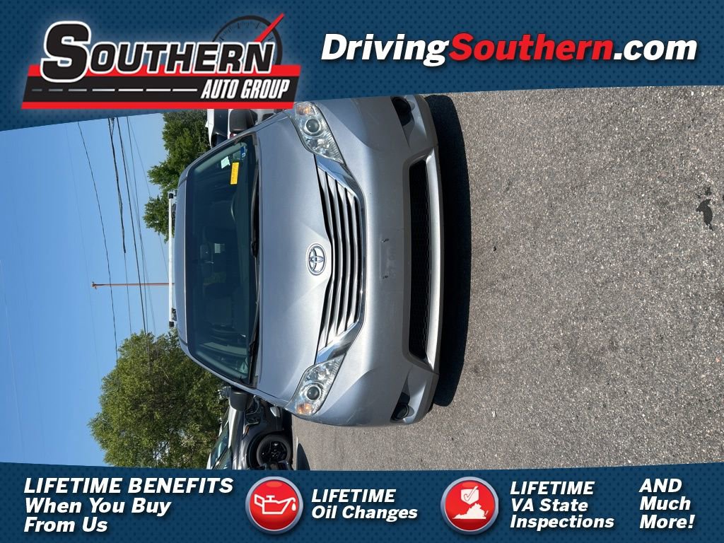 Used 2016 Toyota Sienna LE FWD image 1