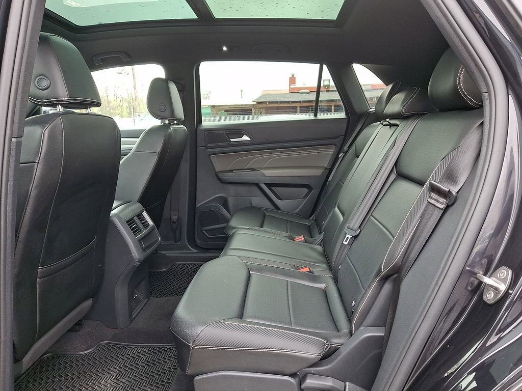 Certified 2022 Volkswagen Atlas Cross Sport SE image 10