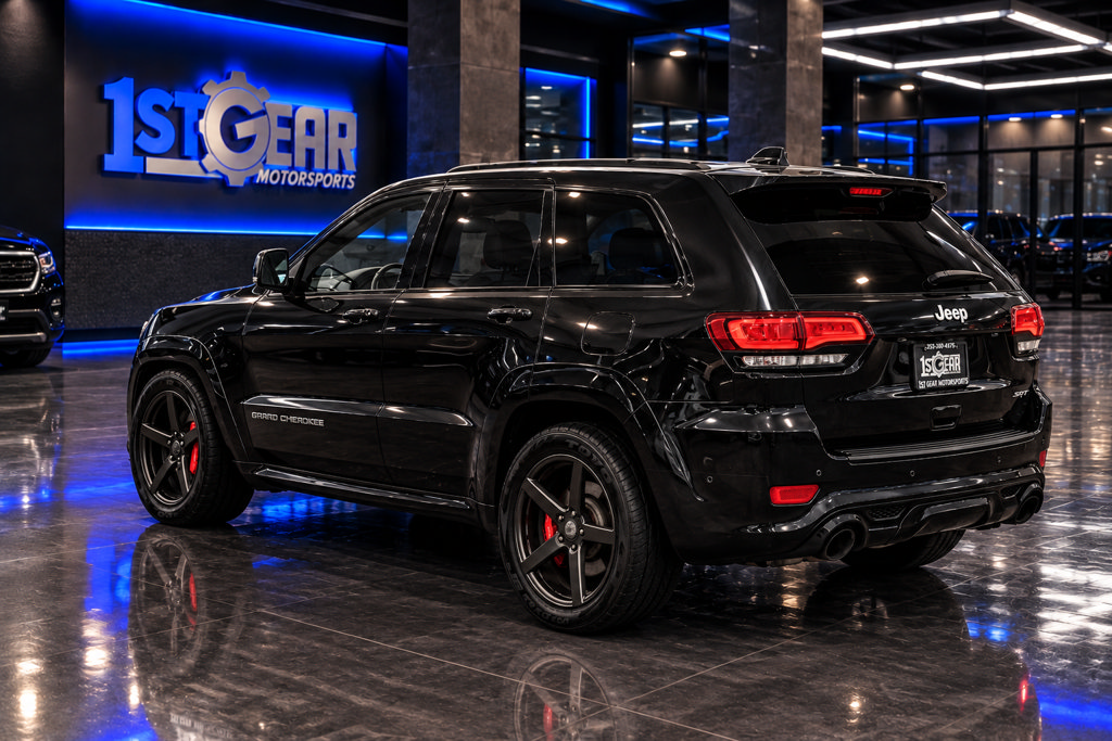 Used 2017 Jeep Grand Cherokee SRT AWD/4WD image 8