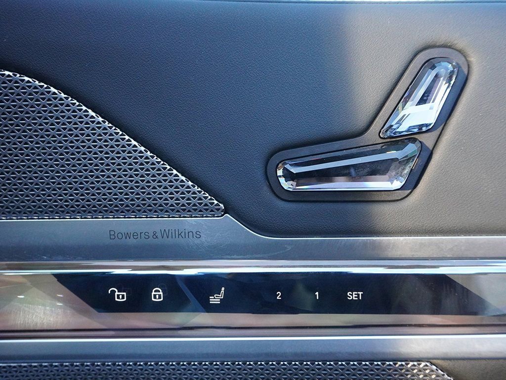 Used 2023 BMW 760i xDrive w/ Parking Assistance Package image 50