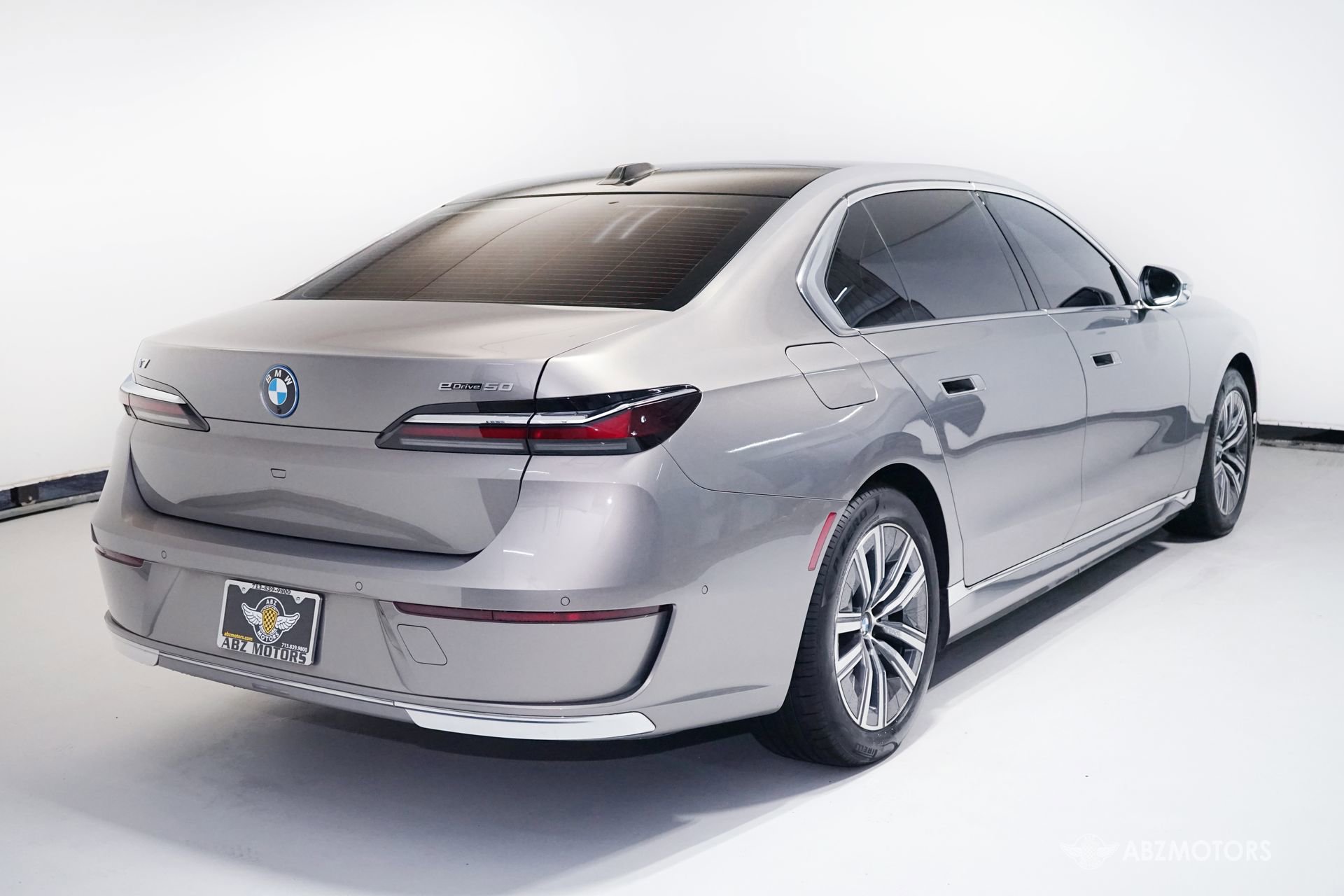 Used 2024 BMW i7 eDrive50 RWD image 5