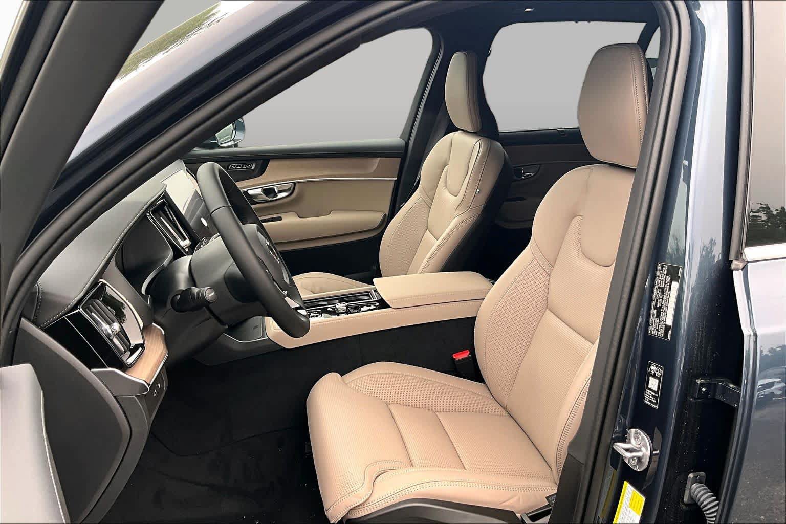 New 2026 Volvo XC90 T8 Ultra w/ Protection Package Premier AWD/4WD image 13