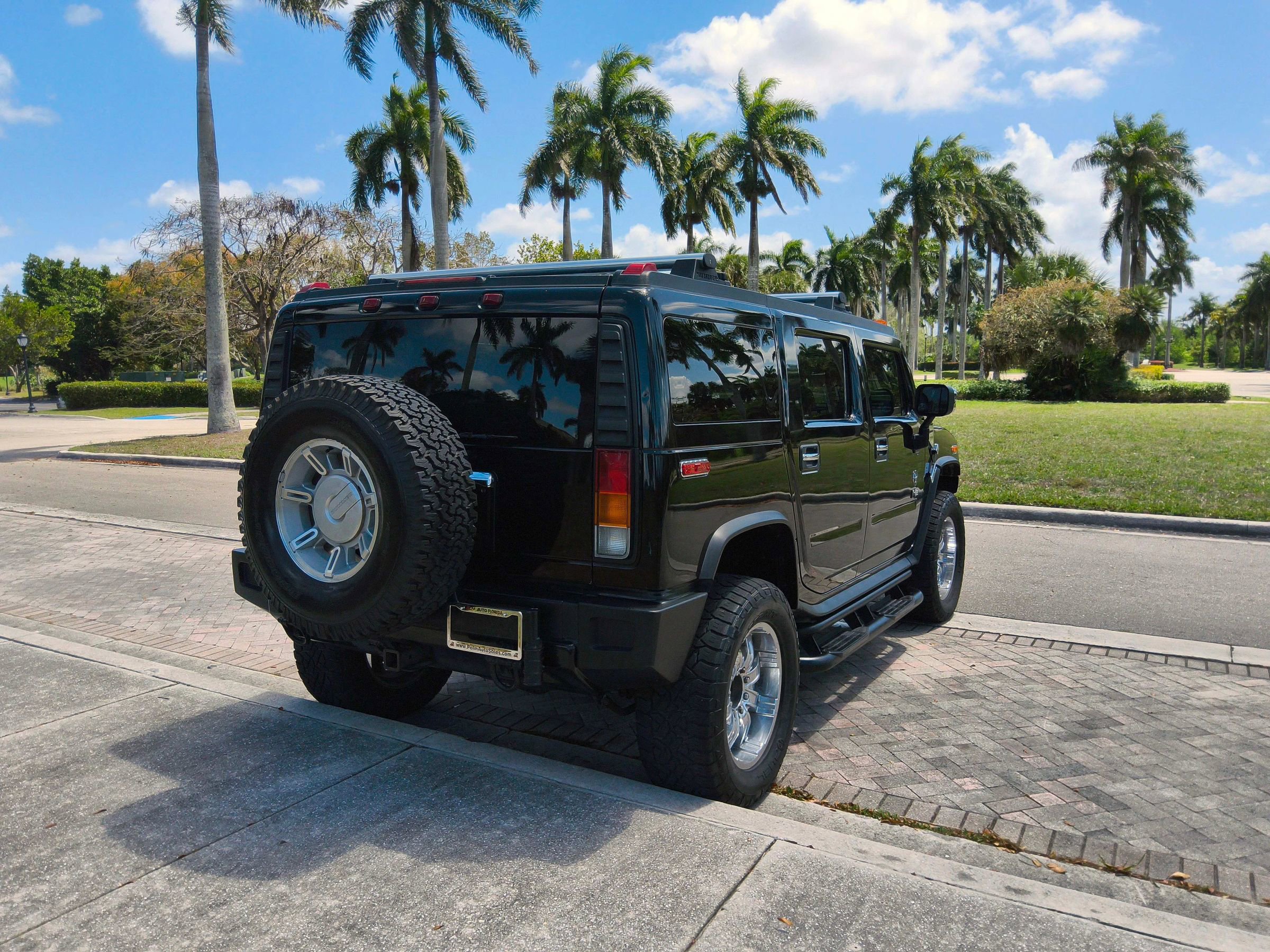 Used 2003 HUMMER H2 w/ Preferred Equipment Group image 18