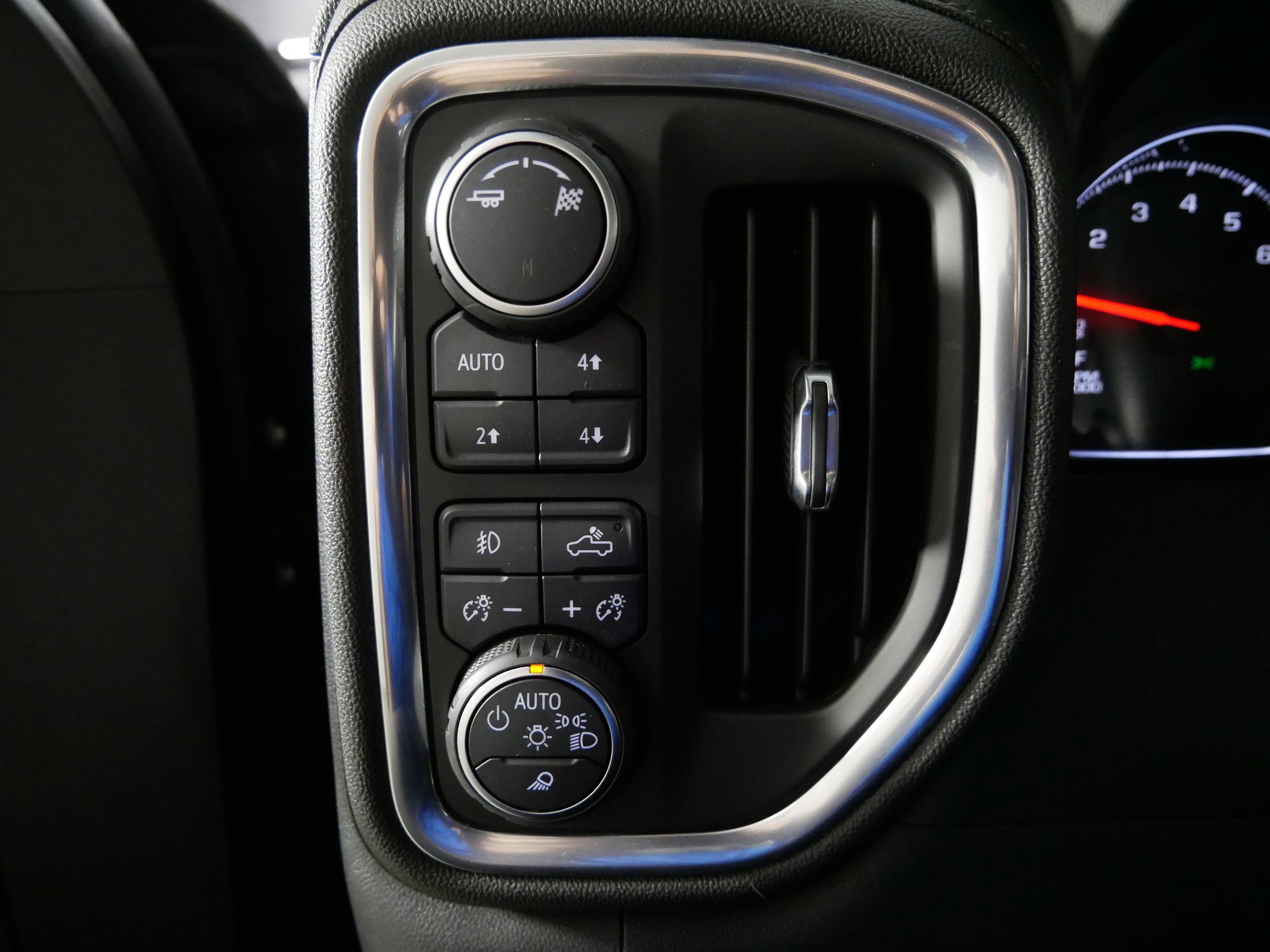 Certified 2019 Chevrolet Silverado 1500 RST image 26