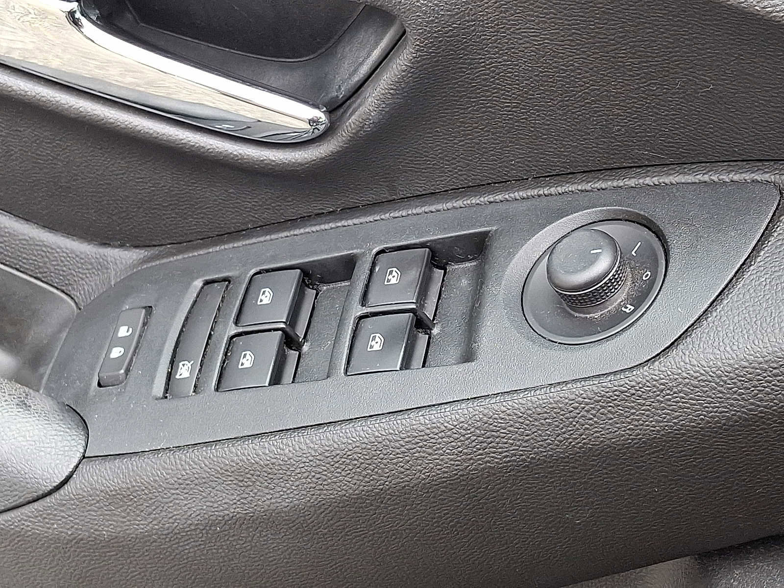 Used 2018 Chevrolet Trax LS image 25