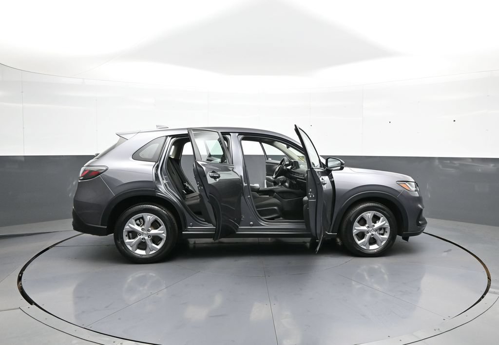 Certified 2023 Honda HR-V LX image 40