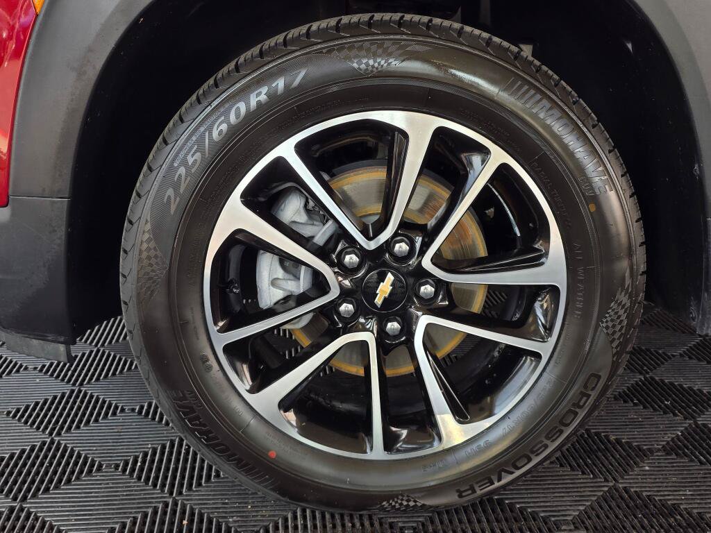 Used 2025 Chevrolet TrailBlazer LT AWD/4WD image 10