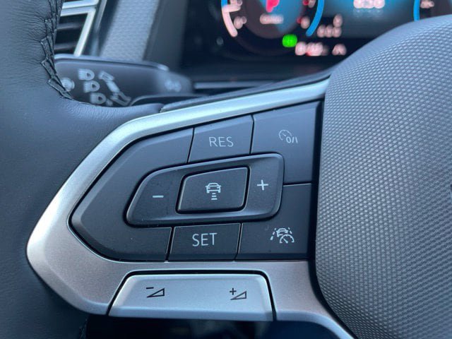 New 2026 Volkswagen Atlas Cross Sport SEL Premium R-Line AWD/4WD image 19