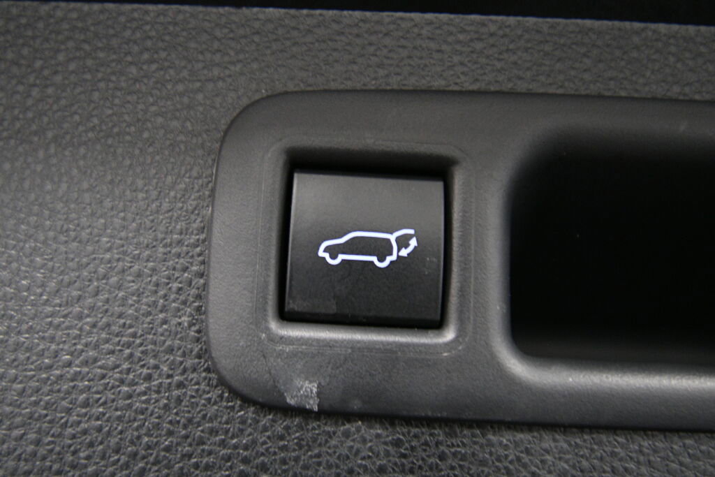 Used 2022 Toyota Highlander XSE image 25