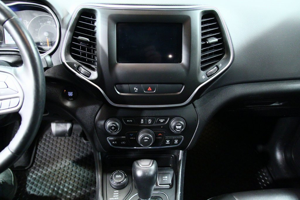 Used 2019 Jeep Cherokee Latitude Plus w/ Cold Weather Group image 21