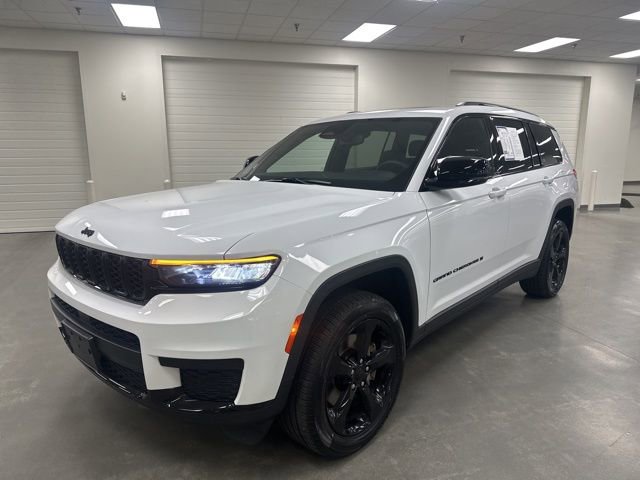 Used 2023 Jeep Grand Cherokee L Laredo AWD/4WD image 3