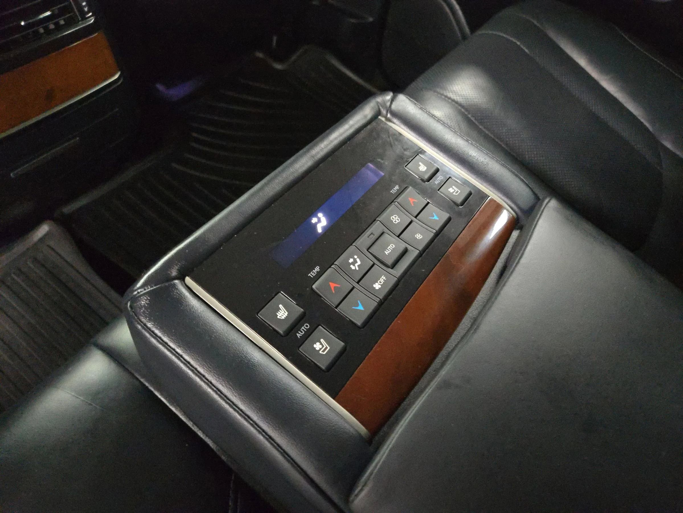 Used 2018 Lexus LX 570 4WD image 29