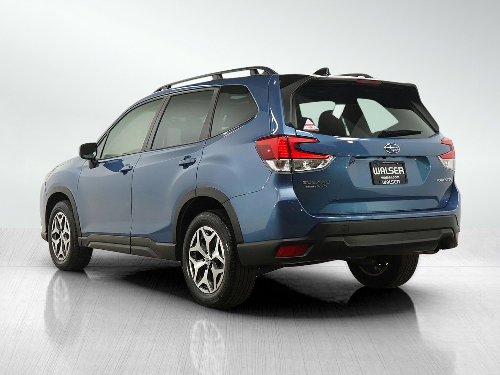 Used 2024 Subaru Forester Premium image 3