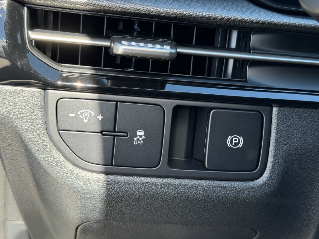 New 2026 Kia Sportage LX FWD image 23
